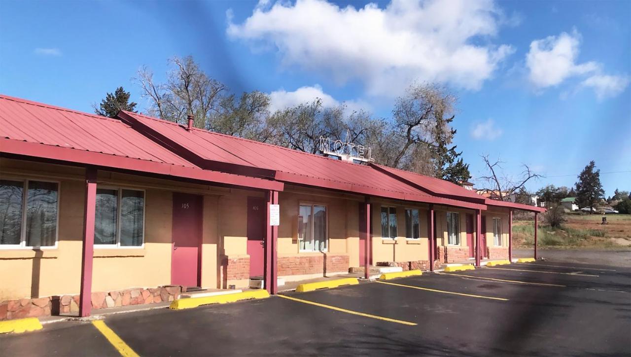 Juniper Motel Madras Exterior foto